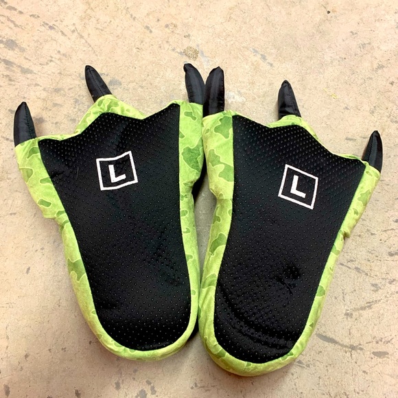 (NWOT) Wishpets Green Stegosaurus Slippers - Picture 2 of 2